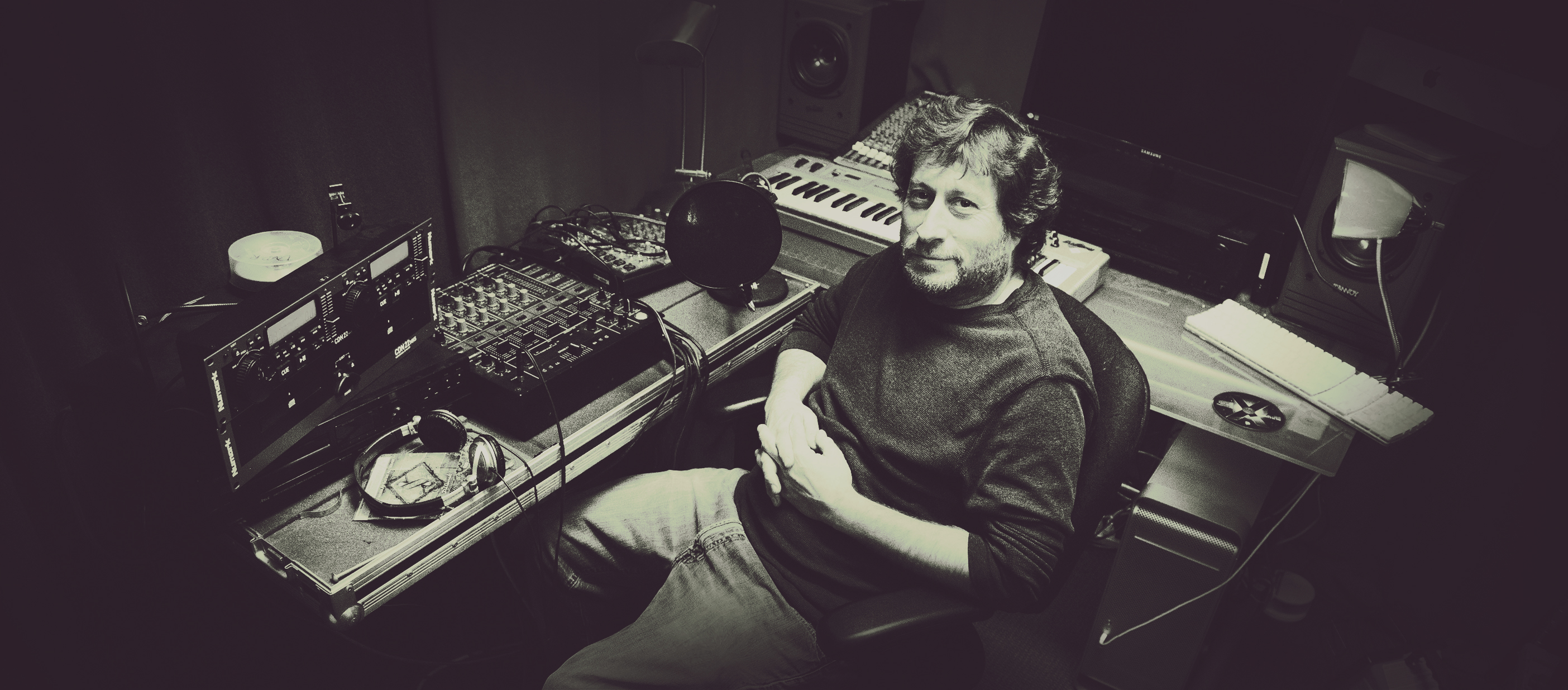 Six Degrees Records, Radio Show – Everything is Closer than You Think