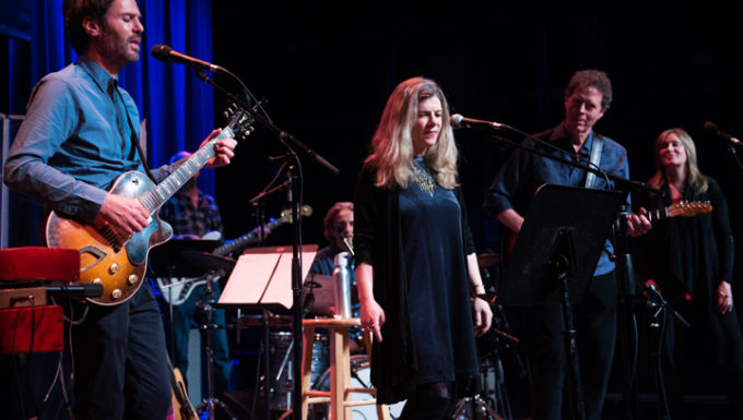 Watch Piers Faccini performance at etown feat Dar Williams